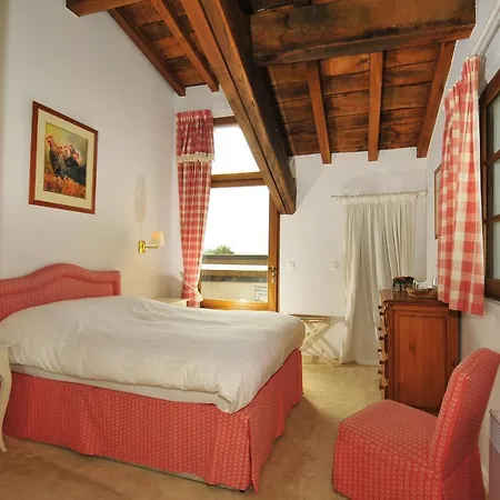Saint-jean-de-luz Sleeps 14 Pool Wifi Vila *